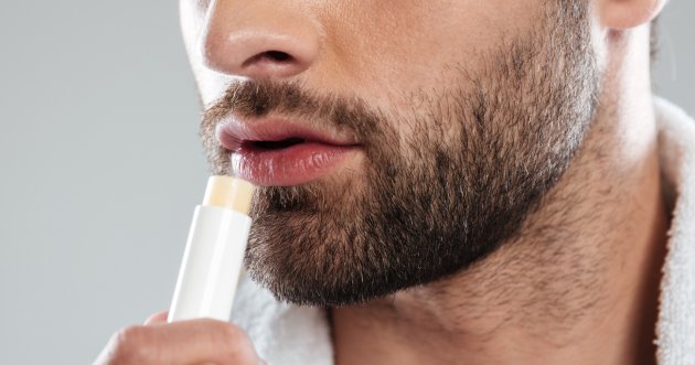 Is the correct way to apply lip balm horizontal or vertical?