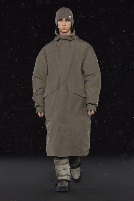 Moncler Genius presents its first collection with Hike, " 4 MONCLER HYKE!