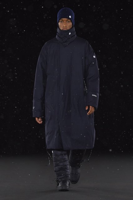 Moncler Genius presents its first collection with Hike, " 4 MONCLER HYKE!