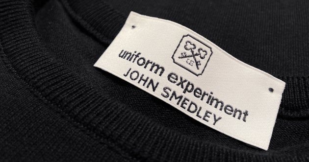 uniform experiment × JOHN SMEDLEYのコラボによる最高品質のクルーネックニットが登場！