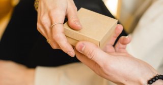 【3万円前後編】女性に贈る１０のプレゼントアイディア