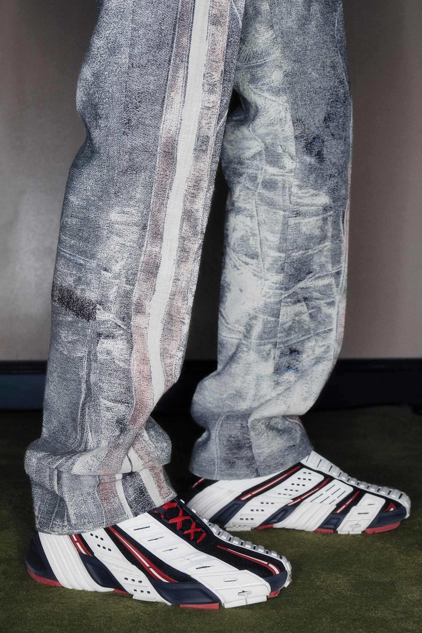 スニーカーの新境地！ディーゼルの最新スニーカー「THE PROTOTYPE(プロトタイプ)」が登場 | メンズファッションメディア  Fabrica-sonShops / 男前研究所