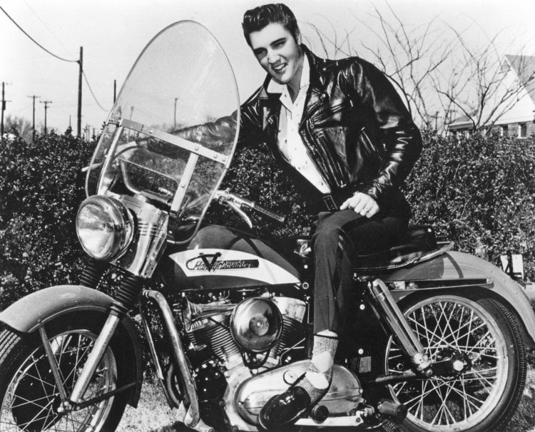 Elvis Presley, UNDATED : ELVIS PRESLEY on a Harley-Davidson