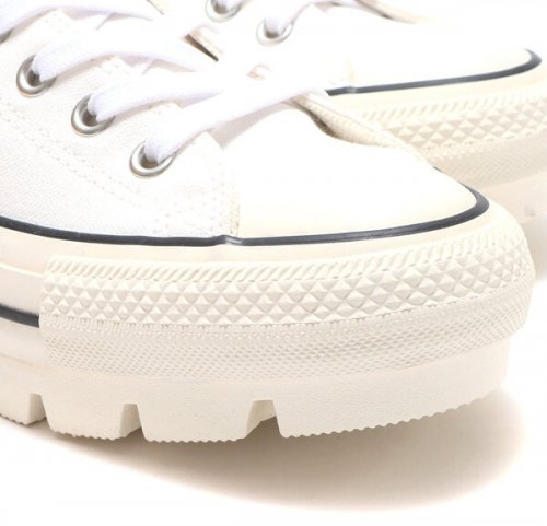 Attraction of the Converse All Star 100 Chunk (1) "Voluminous, thick-soled sole."