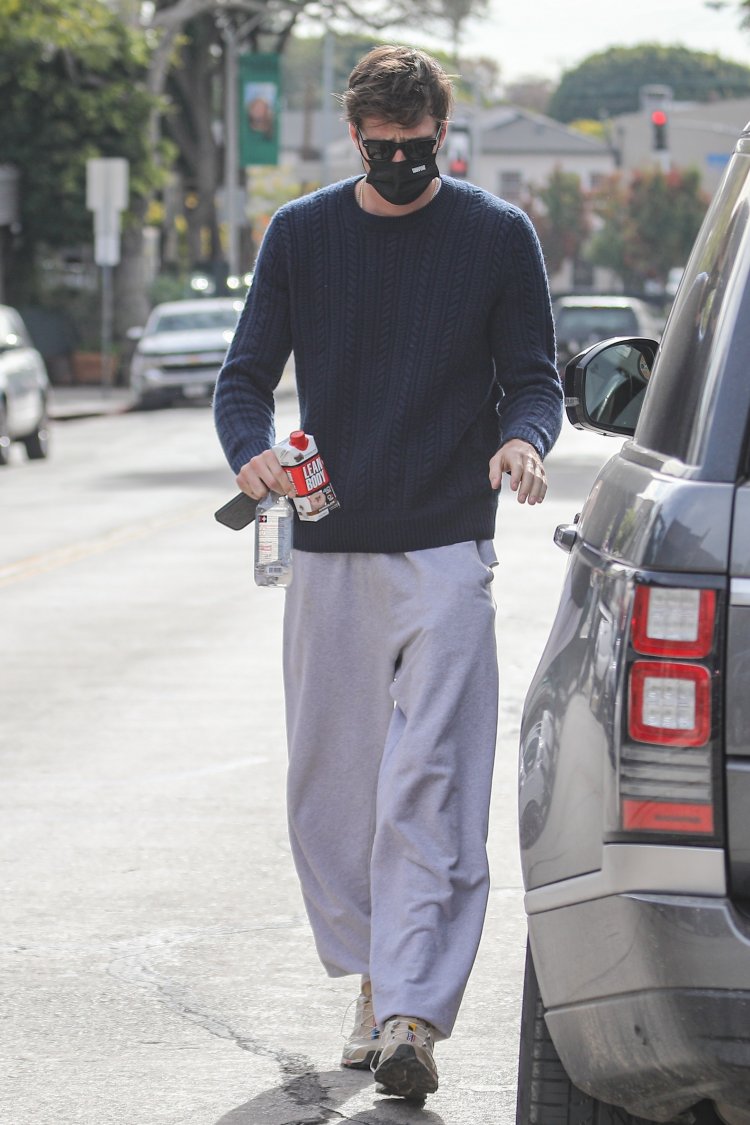 *EXCLUSIVE* Jacob Elordi fuels up with a protein shake after workout in West Hollywood following feature on Men's Health Magazine