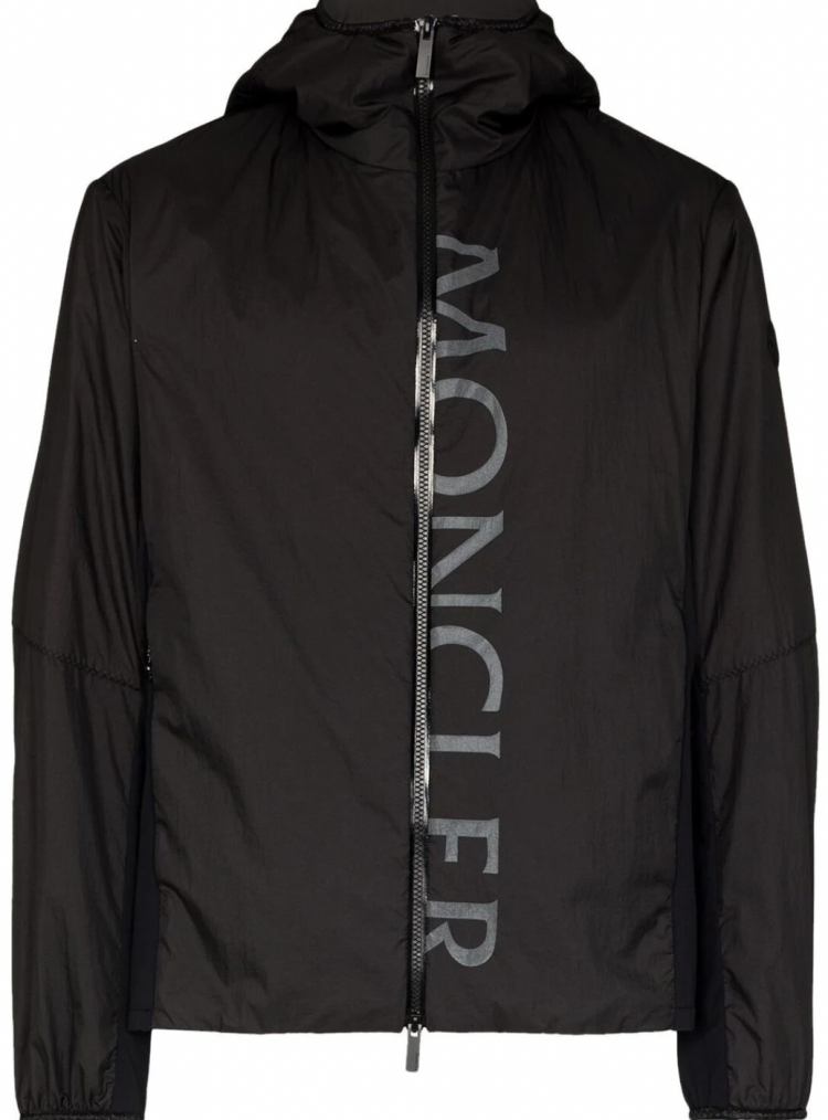 Moncler(モンクレール) 黒マウンテンパーカー