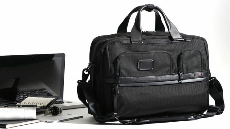 Bags that go well with suits: Brand (2) "TUMI