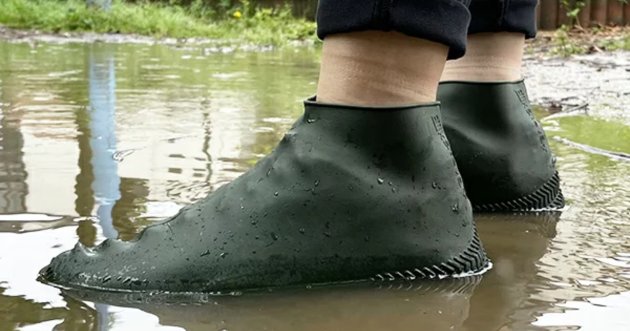 8 rain shoe covers to bring to outdoor activities and outdoor festivals
