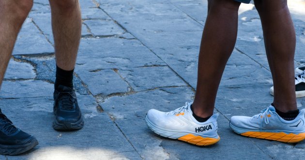 How to coordinate HOKA ONE ONE sneakers? We’ll introduce you to all the classic men’s models you should keep and examples of how to wear them!