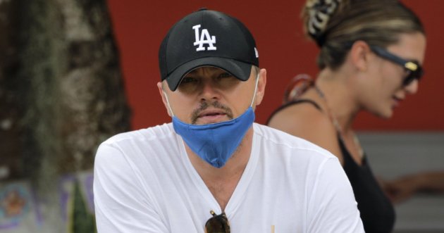 Focus on men’s coordinates wearing LA logo New Era caps! Dodgers fan DiCaprio also loves it!