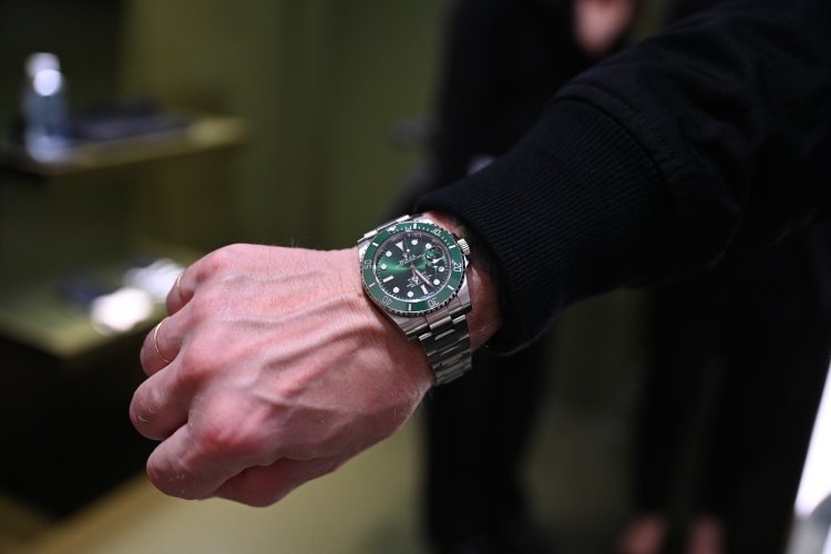 30代メンズが持つべき小物①「大人の腕元にふさわしい上等な時計」