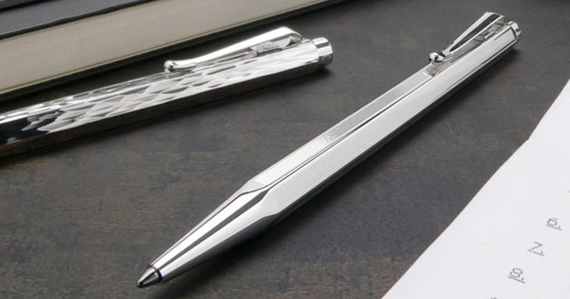 17 High-end ballpoint pens. Introducing famous brands and cosmetically superior products by price!