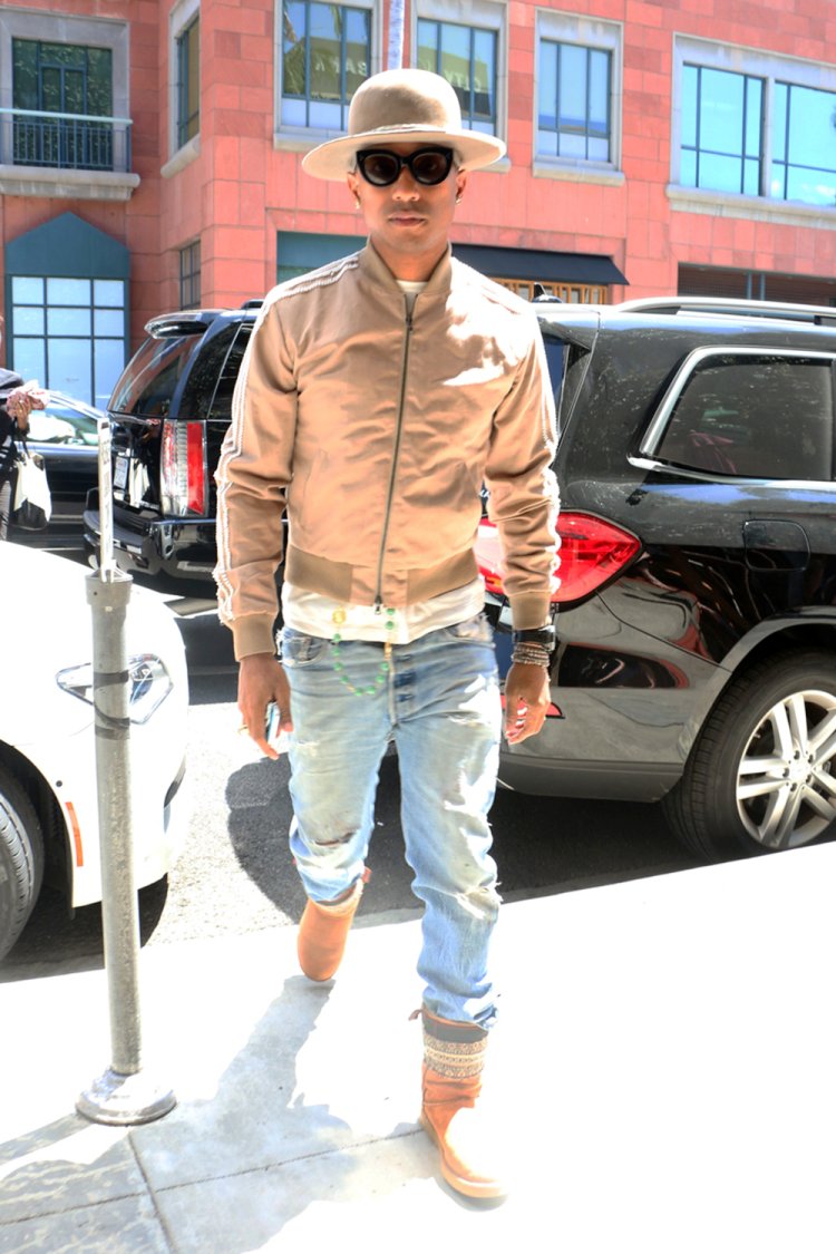Pharrell Williams takes wife to Mr. Chow