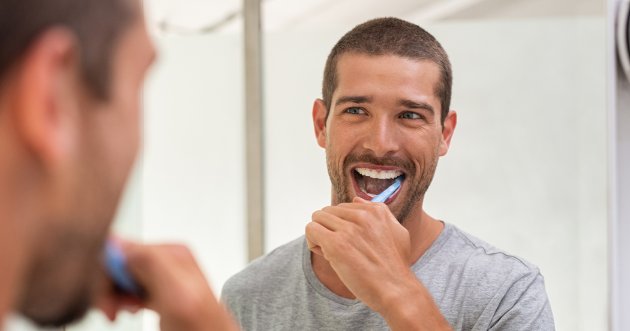 Six recommendations for whitening toothpaste! Includes products available at drugstores.