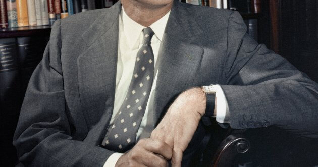 How Do You Choose a Watch to Go with a Suit?