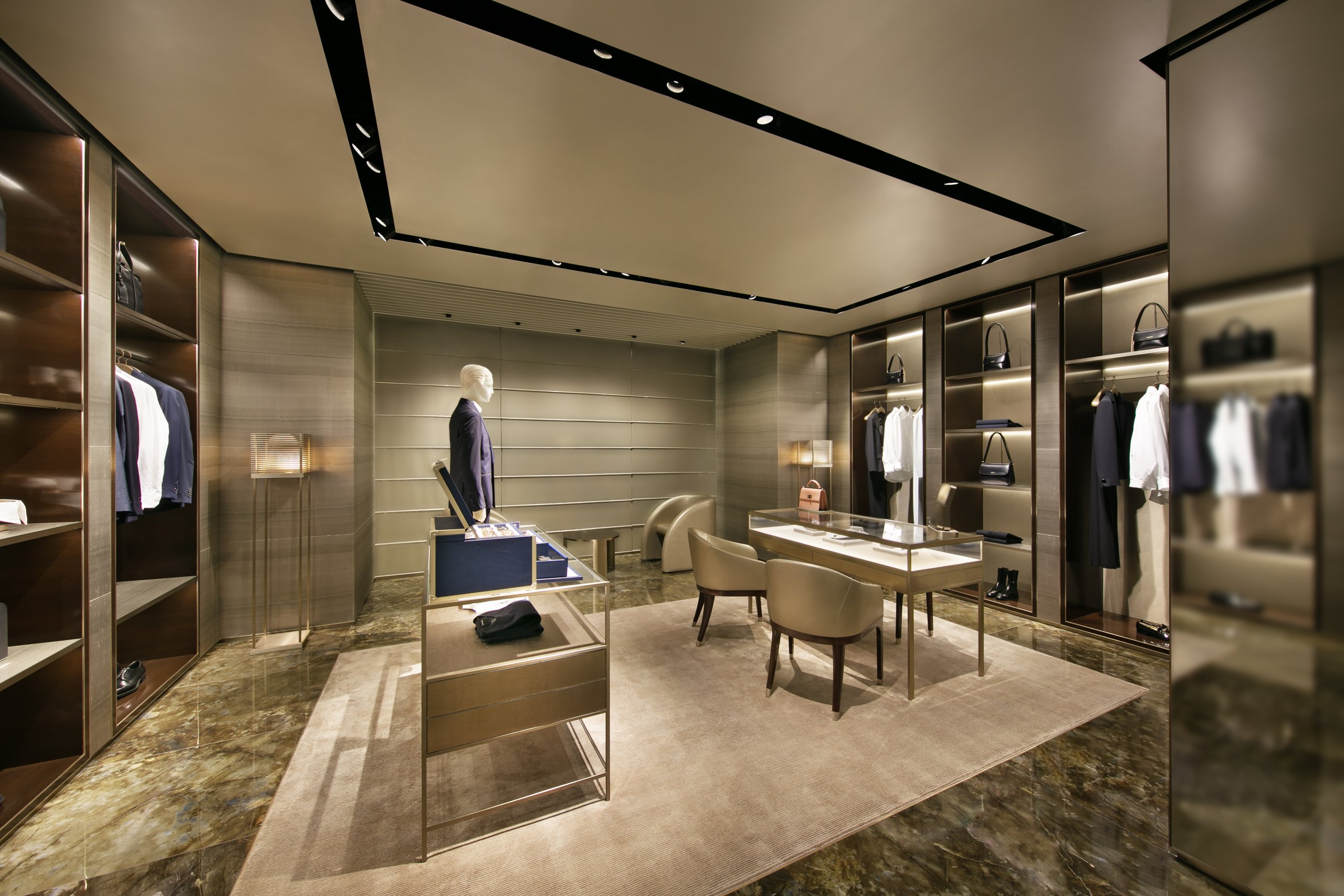 Kobe: Louis Vuitton store opening