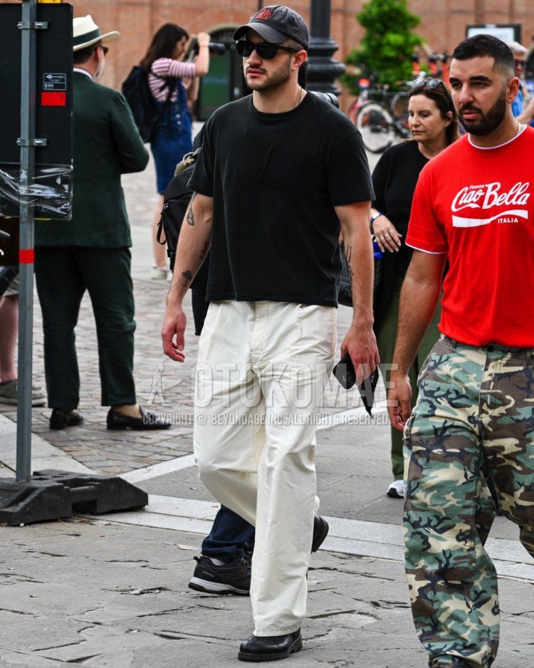 Men's spring and summer coordinate and outfit with black one-pointed baseball cap, plain black sunglasses, plain black t-shirt, plain white wide-leg pants, and black leather shoes.