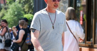 汗っかきが夏にグレーTシャツを着るために覚えておきたい3つの汗染み対策