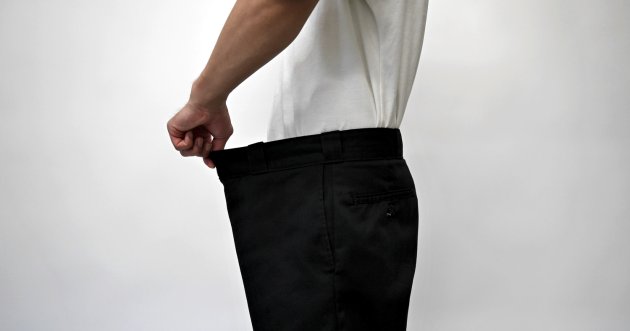 3 techniques for wearing pants with a large waist