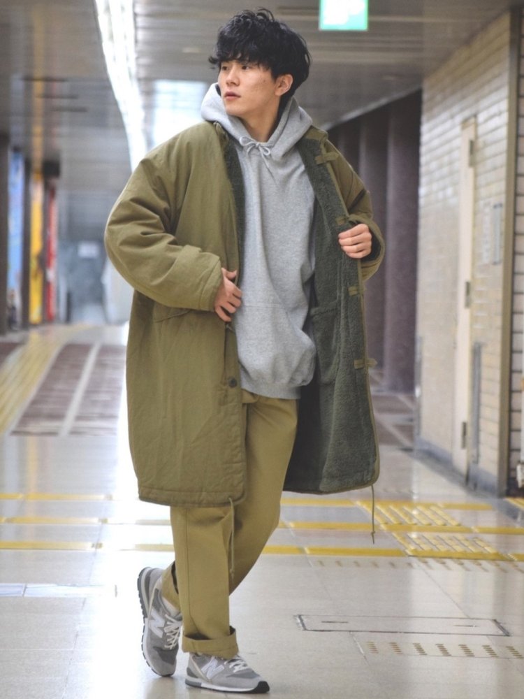 New Balance "996" coordinate with "khaki" and "gray" outfits.