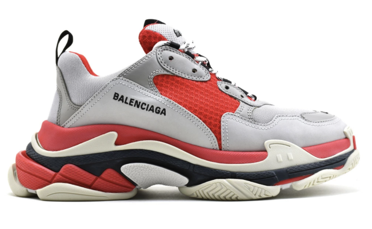 Balenciaga's recommended thick-soled sneakers " Triple S