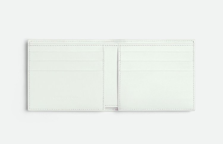 ボッテガ・ヴェネタ 二つ折り財布 おすすめモデル②「カセット 二つ折りウォレット」