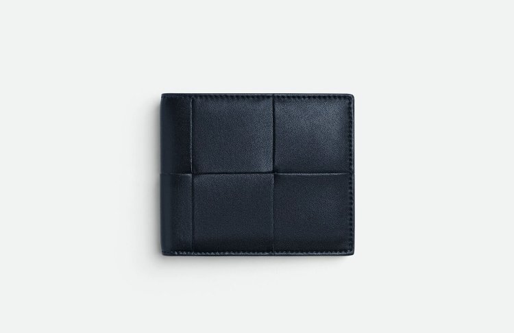 Bottega Veneta Bifold Wallet Recommended Model (2) "Cassette Bifold Wallet