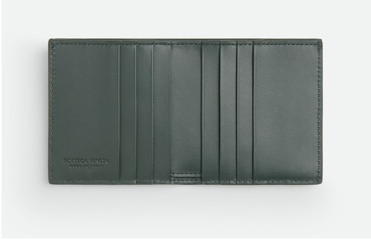 Bottega Veneta Bifold Wallet Recommended Model 4: "Intrecciato Slim Bifold Wallet