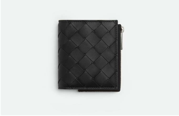 ボッテガ・ヴェネタ 二つ折り財布 おすすめモデル⑦「イントレチャート 二つ折りファスナーウォレット」
