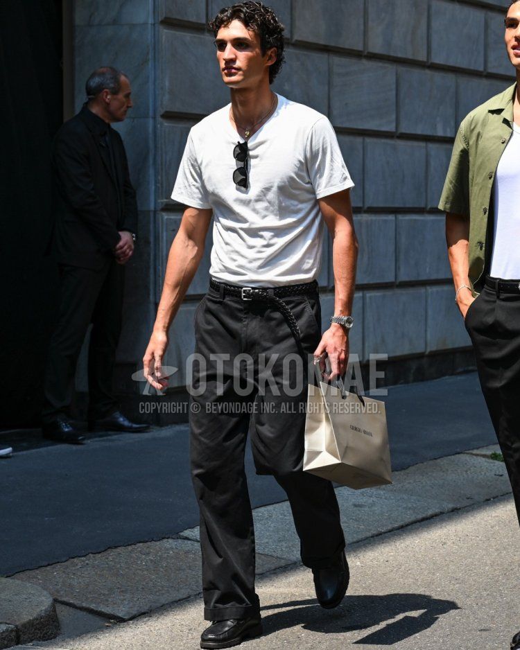 Men's summer coordinate of white T-shirt, slacks, black mesh belt, and black leather shoes