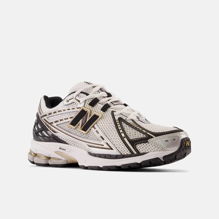 New Balance "1906R"