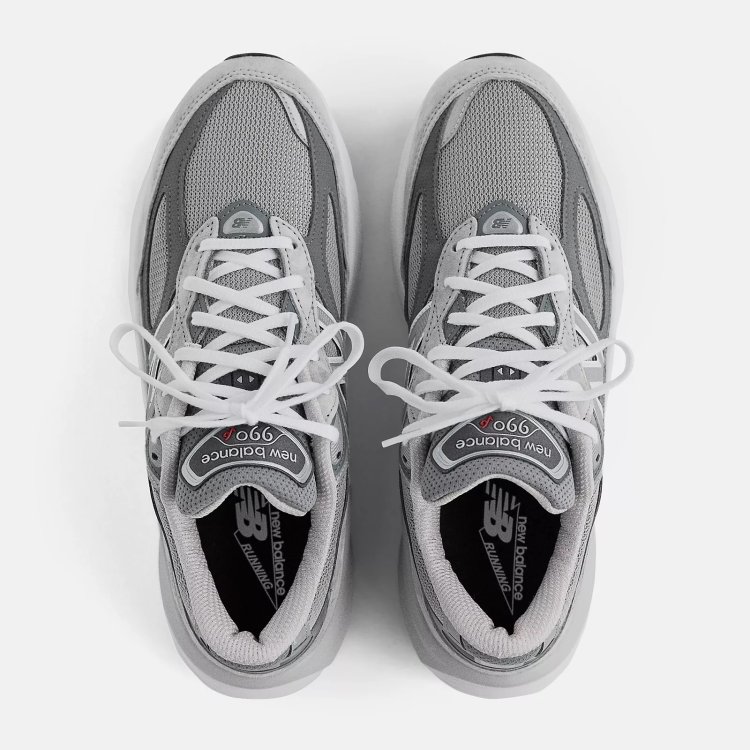 New Balance "990v6"
