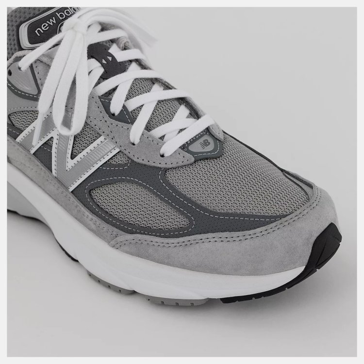 New Balance "990v6"