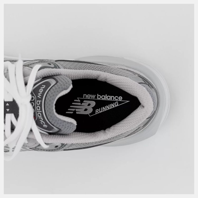 New Balance "990v6"