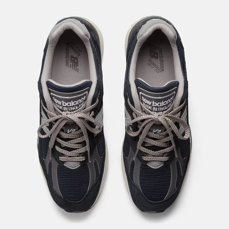 New Balance "991v2"