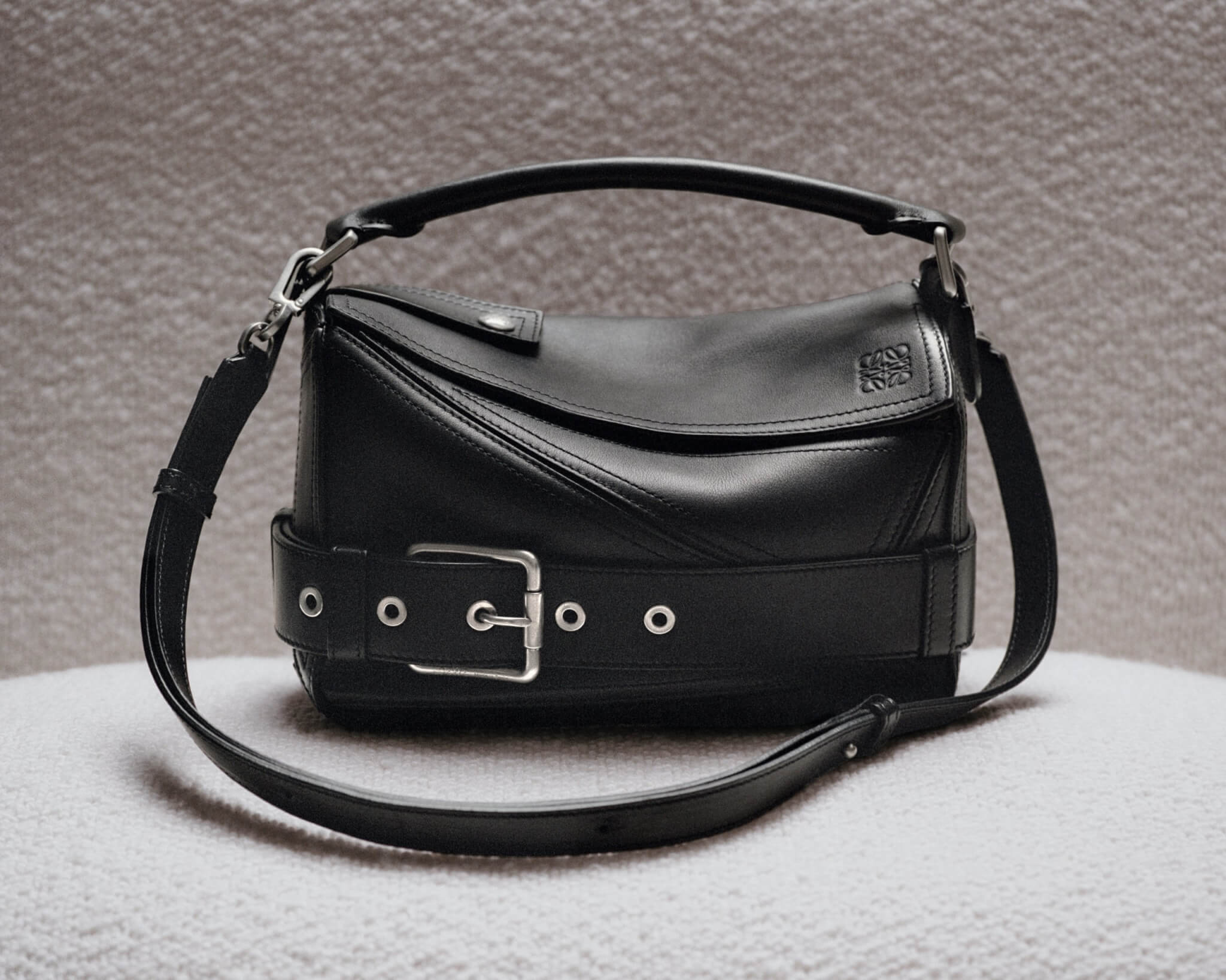 loewe パズル　パーカー　2025年モデル Runway · Spring-Summer 2025 women's collection · Loewe