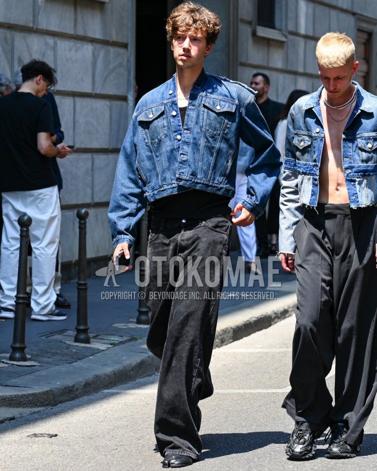 Men's spring/summer/autumn coordinate and outfit with plain blue denim jacket, plain black t-shirt, plain black denim/jeans, plain black wide-leg pants, and black leather shoes.
