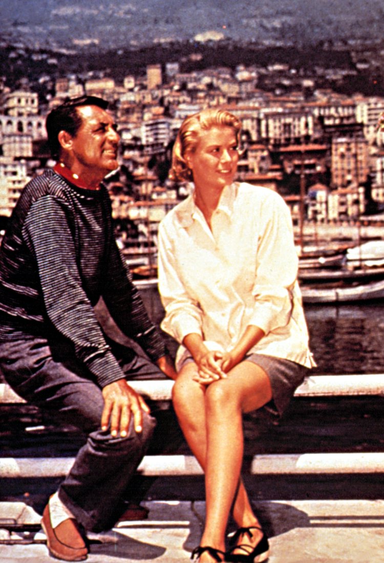 Thieving adult Cary Grant and Grace Kelly