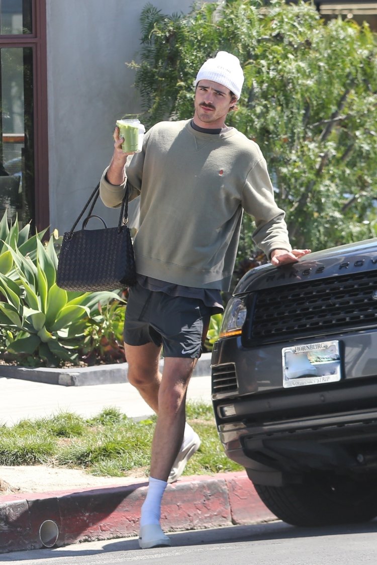 *EXCLUSIVE* Jacob Elordi stops by Verve Coffee with his dog