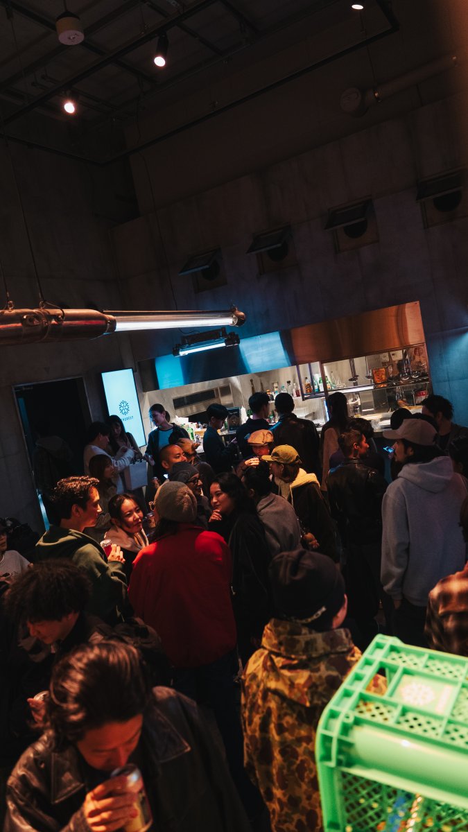 2025年秋冬コレクションをローンチしたシーグリーン。3者コラボによるビールを展開した記念パーティーを開催