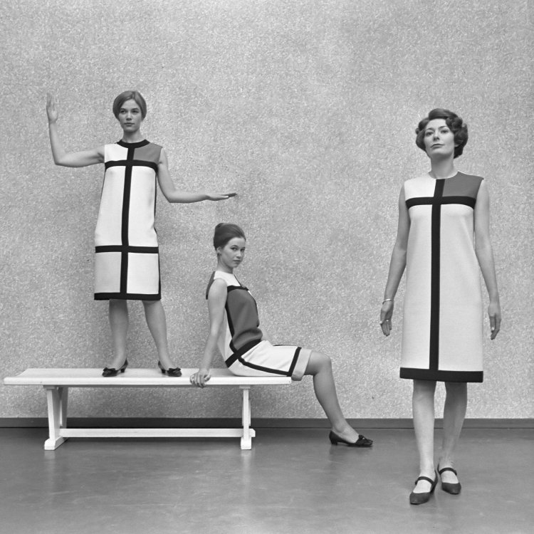 Mondrian fashion from Paris, dresses made by Yves Saint Laurent, the models Hague Municipal Museum January 12, 1966. This is an edited version of the original photo with the painting by Mondrian is retouched