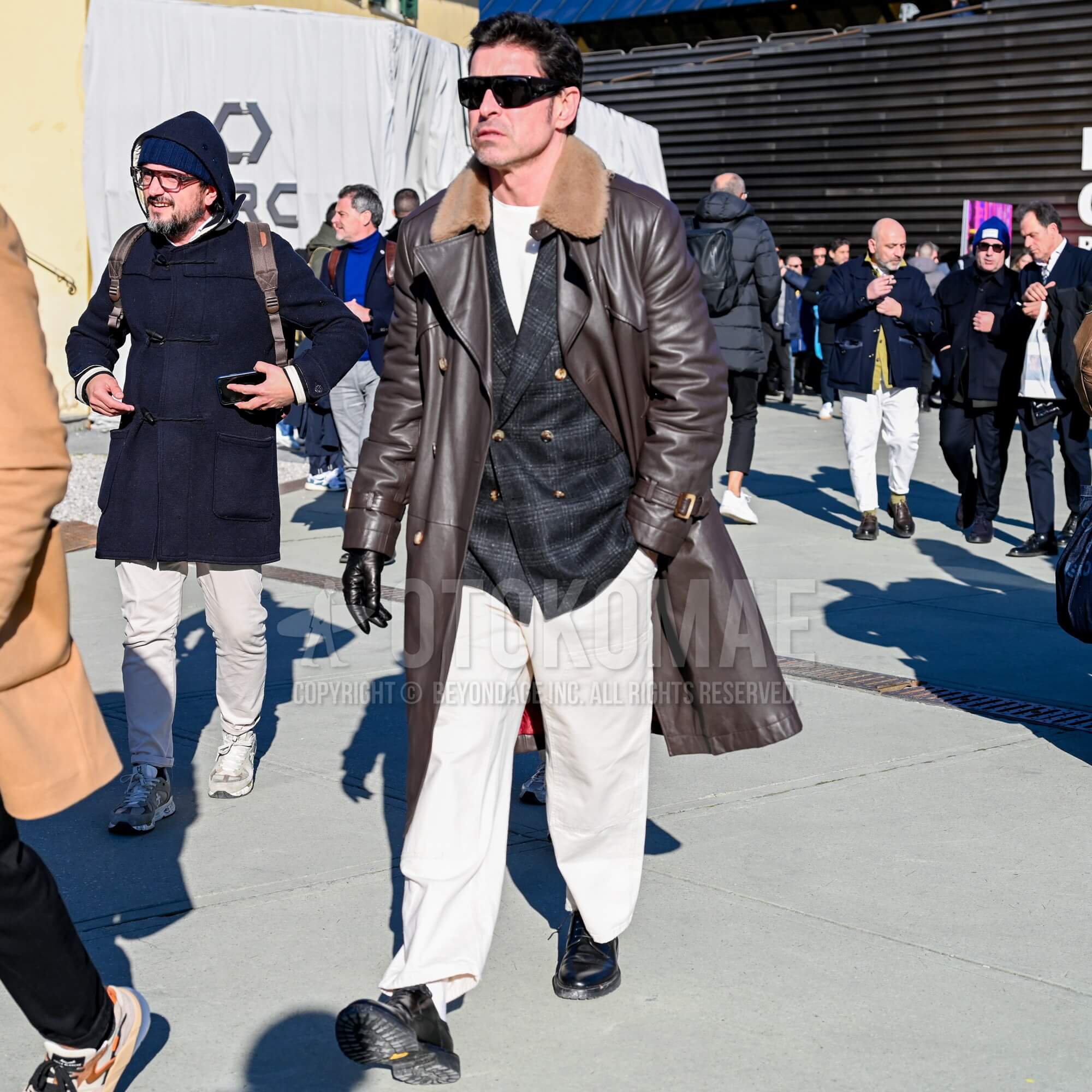 ダブルジャケット コーデ【誕生の背景と歴史を紐解き、注目の着こなし