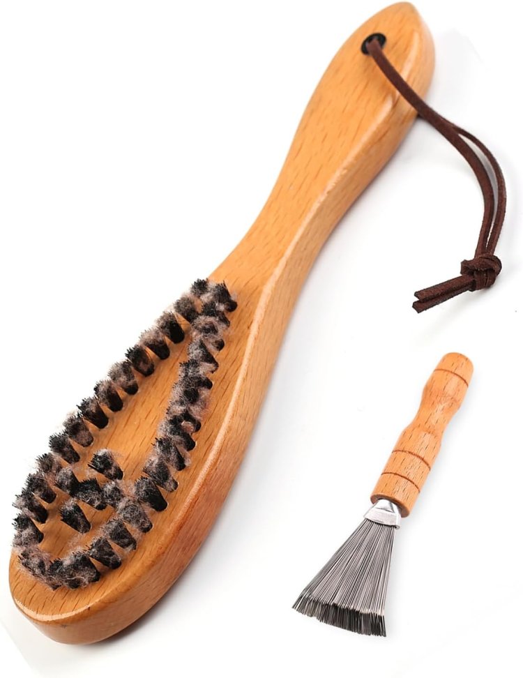 This is the recommended brush for removing hairballs!