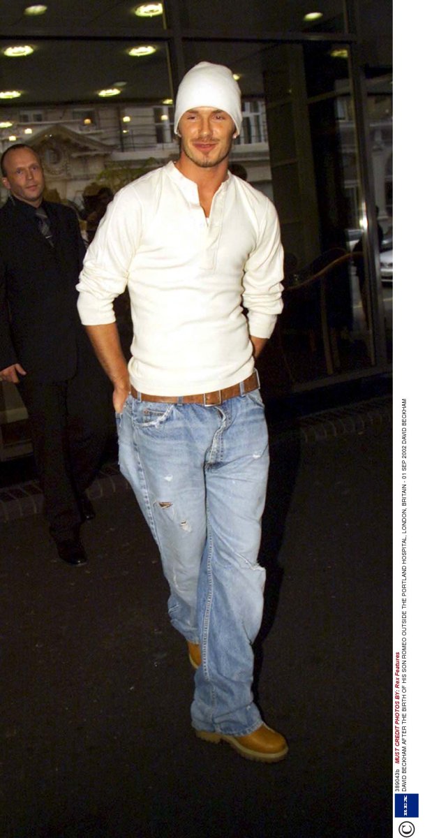 DAVID BECKHAM AFTER THE BIRTH OF HIS SON ROMEO OUTSIDE THE PORTLAND HOSPITAL, LONDON, BRITAIN - 01 SEP 2002