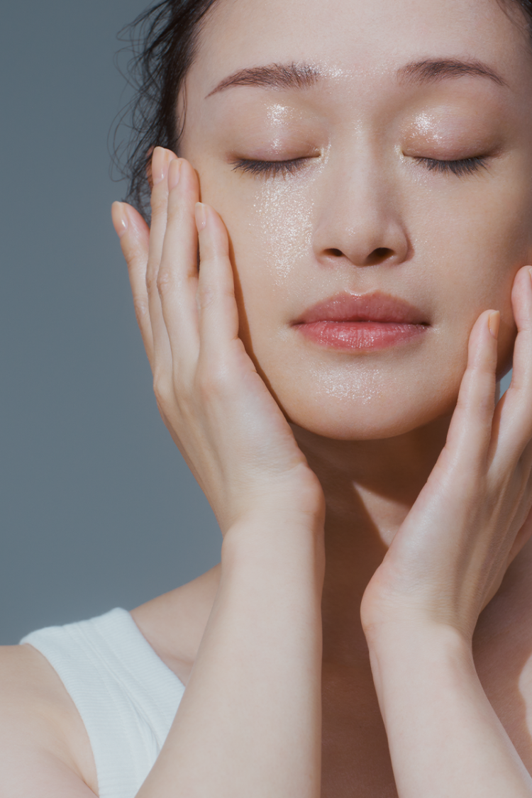 For those mornings when you don't feel like having a moment! MEGLY SHUTTO," a carbonic acid mist to improve facial appearance with just 10 seconds of care, is born!