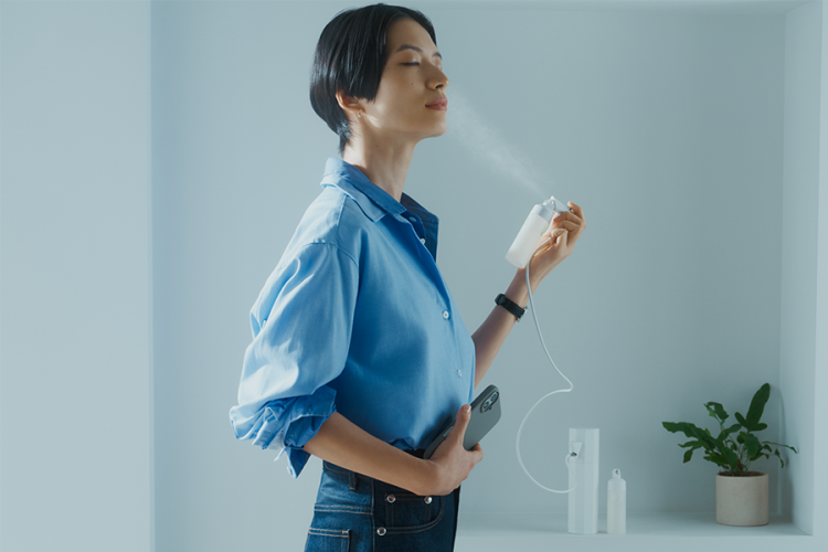 For those mornings when you don't feel like having a moment! MEGLY SHUTTO," a carbonic acid mist to improve facial appearance with just 10 seconds of care, is born!
