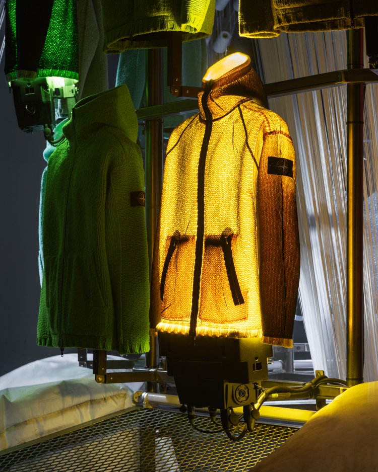 MEN FW 26-27 / MILANO / FULL LENGTH / STONE ISLAND PRESS OFFICE /