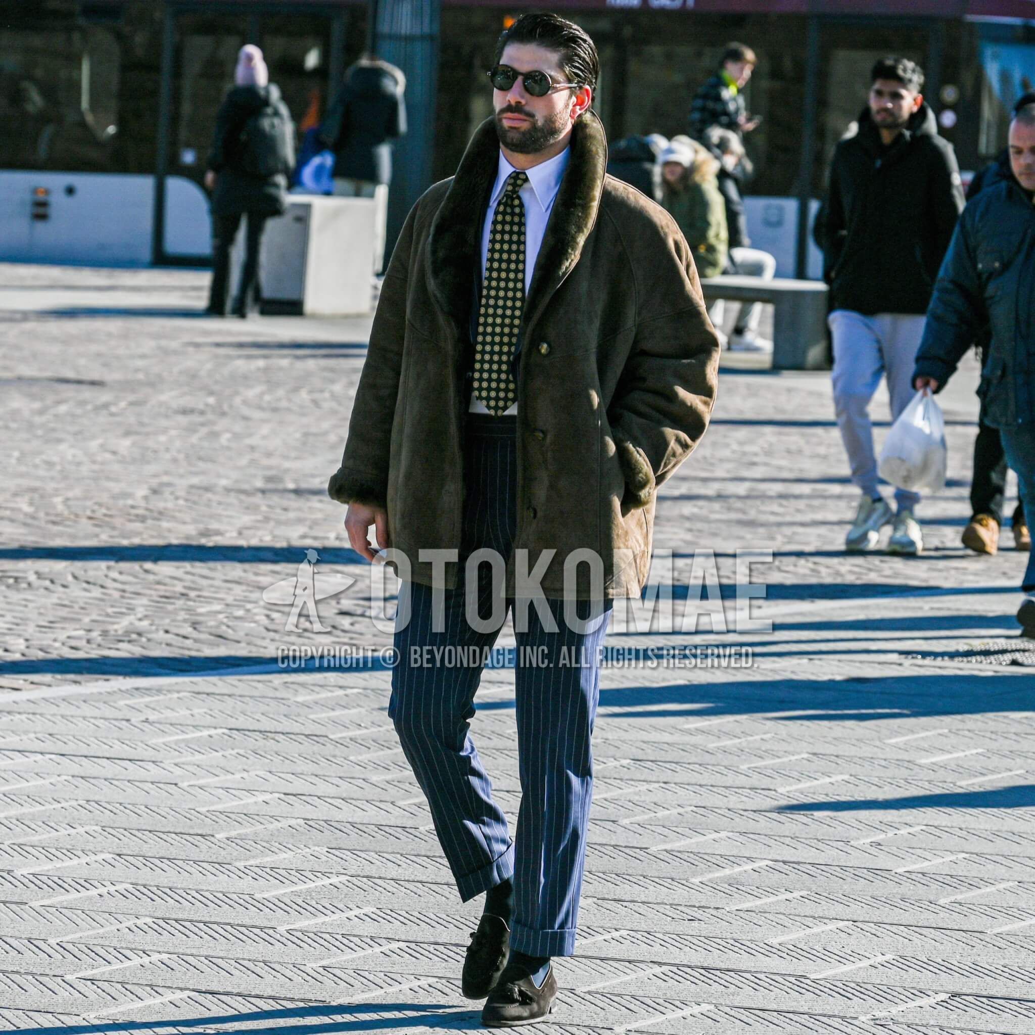 Pick up men's fall and winter outfits clad in elegance with mouton