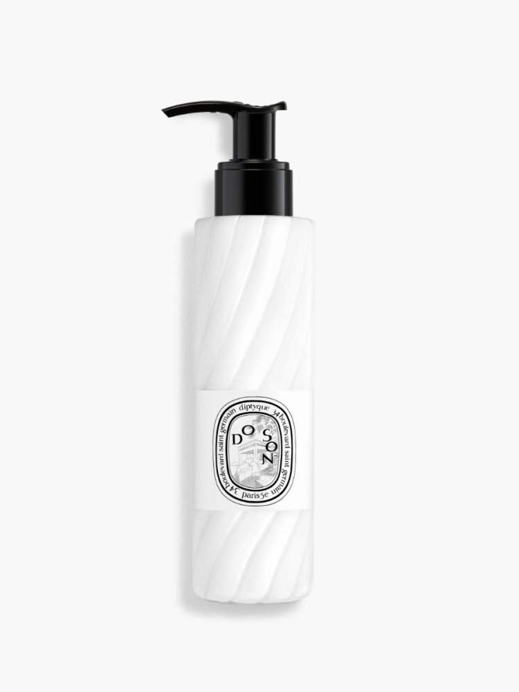 imgi_296_lait-parfum-mains-et-corps-do-son_revamp-gestes-parfum_dosblot_rvb_bd_fond-gris_spec-ecom_1_diptyque