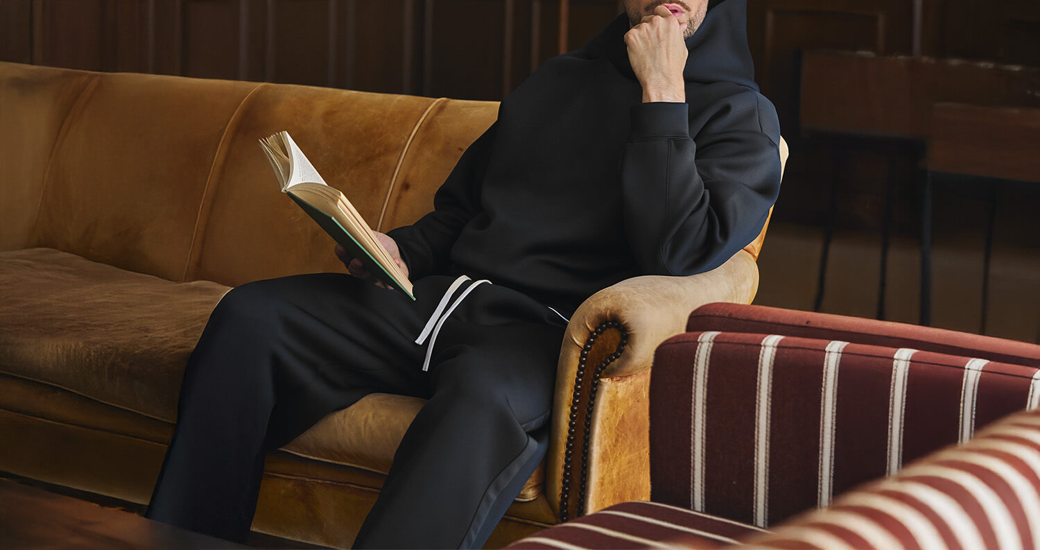 Cutting out waste and wearing a relaxed look. What is the "subtractive set-up" of a successful man?